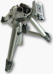 Velbon's MAXi tripod. Copyright © 2002, The Imaging Resource.  All rights reserved.