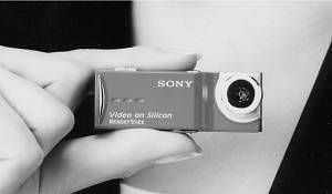 Sony's unnamed MemoryStick Duo-based prototype camera - click for a bigger picture!