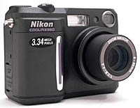 Nikon's Coolpix 880 digital camera.  Copyright (c) 2000, The Imaging Resource, all rights reserved.