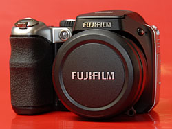 Triviaal Kaal instructeur Fujifilm S8000fd Review